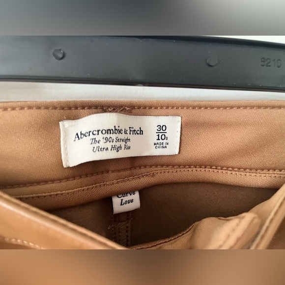 Abercrombie and Fitch Vegan Leather 90s Straight Pant in Camel Size 10 Short - Picture 2 of 5